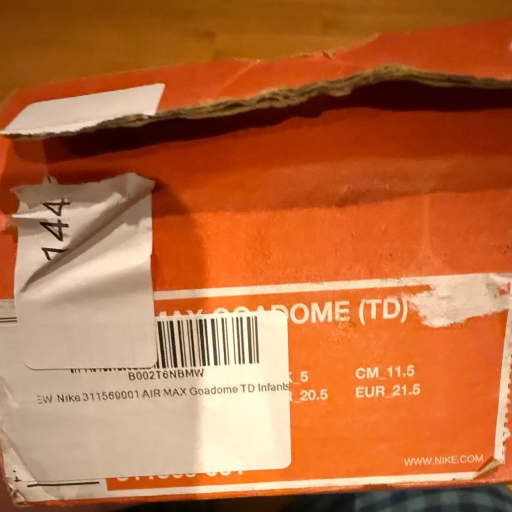 NIKE toddlers Air Max Goadome ACG boots